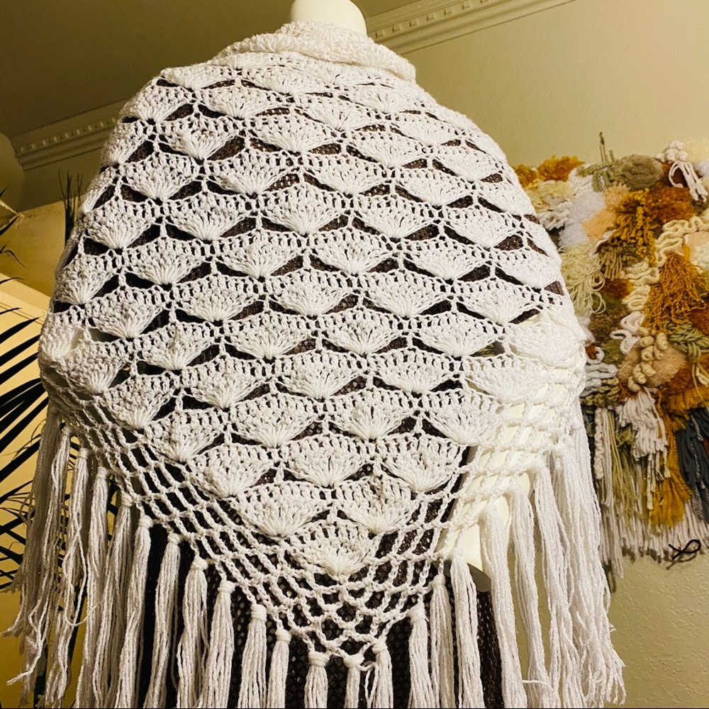 Shawl - Picture 3 of 5